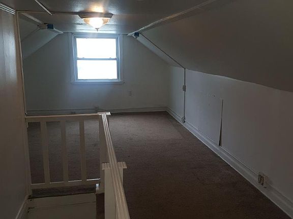 Finished attic can be 3rd bedroom 