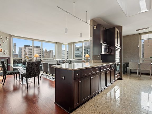 4th image of 33 W Ontario St APT 35B