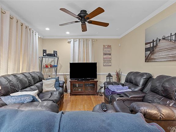 3rd image of 9300 Southwood Dr