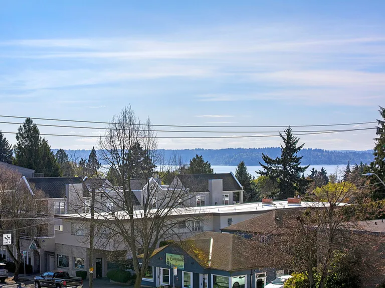 The Merz Luxury Apartments — Photo 16