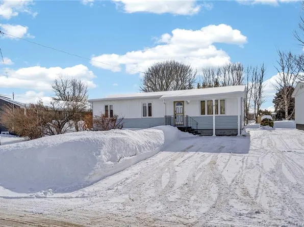 14 Kennedy Dr, Charlo, NB E8E 2M2