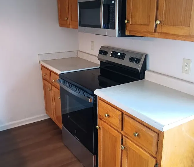 128 Henry Dr — Photo 9