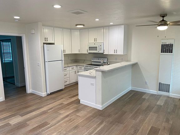 3rd image of 4430 52nd St