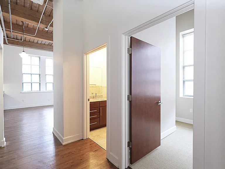 Lucas Place Lofts — Photo 20