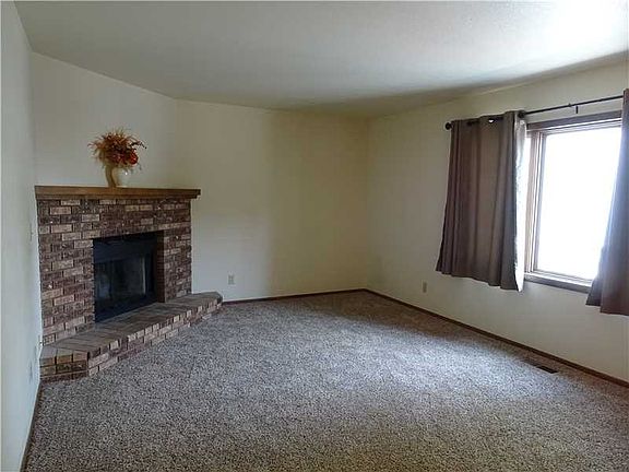 3rd image of 1310 Yellowstone Ave APT 17