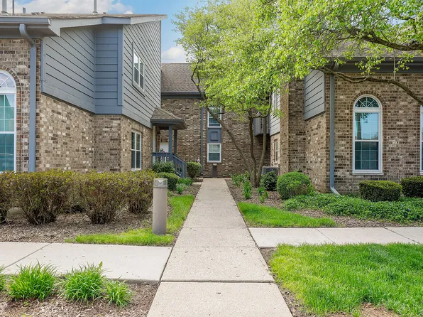 11 Foxcroft Rd APT 131, Naperville, IL 60565