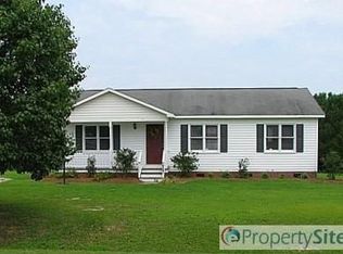 627 Chinaberry Ln, Angier, NC 27501