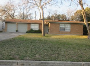 445 E Lindbergh Blvd, Universal City, TX 78148