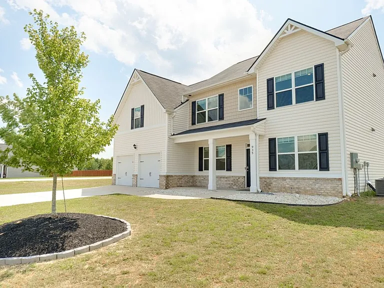 935 Hay Meadow Dr — Photo 1