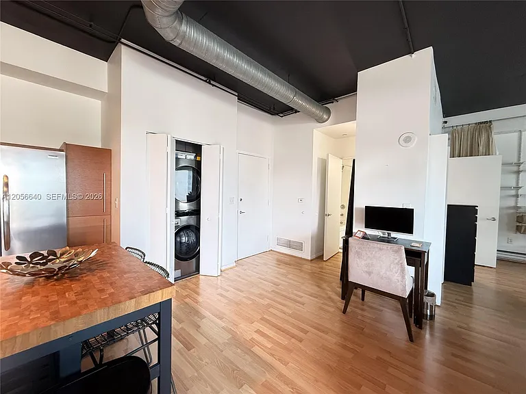 10 SW South River Dr #708 — Photo 9
