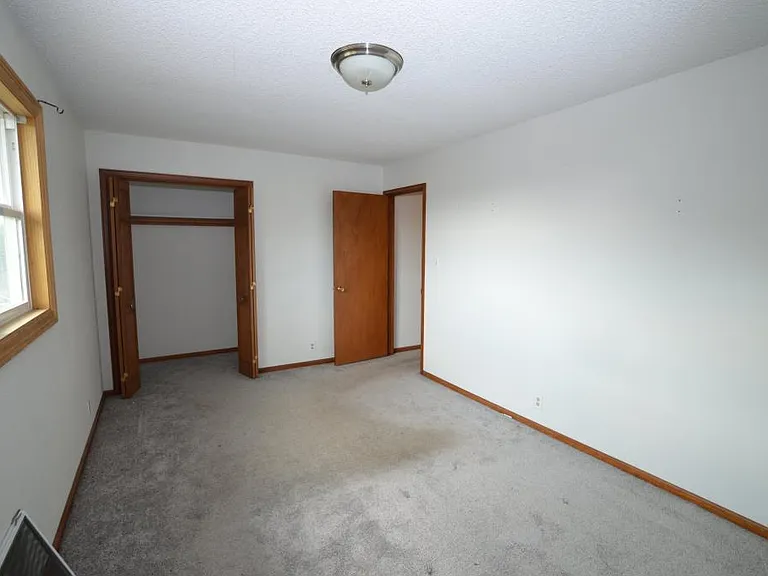 100 Clover Ct — Photo 13