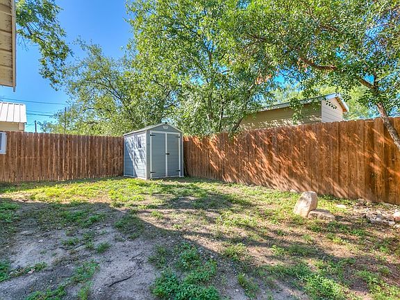 3rd image of 1808 W Avenue I