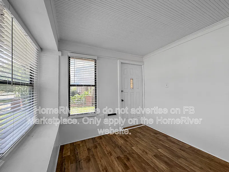 2 bed, 1.0 bath, 1200 sqft, $1,525 — Photo 2