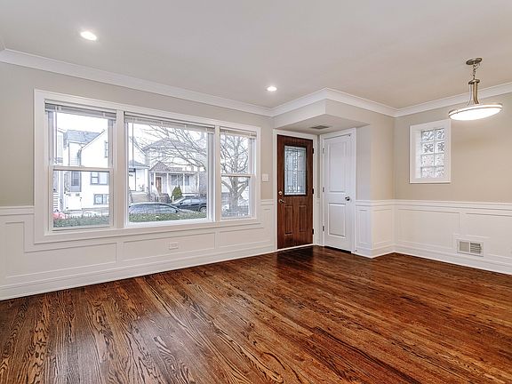 2nd image of 3811 N Sacramento Ave