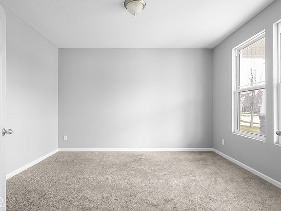 4th image of 2216 Creek Bank Dr