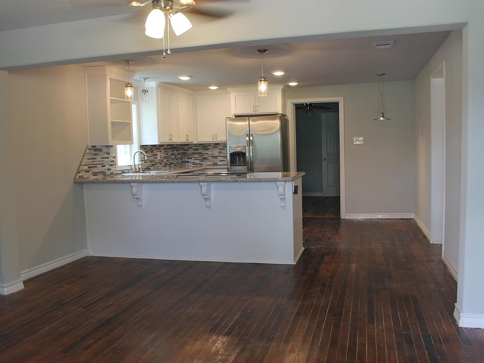 1st image of 318 N Avenue B