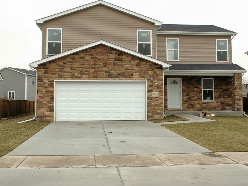 1st image of 828 Blackhawk Dr