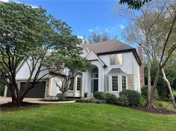 14105 Fontana St, Leawood, KS 66224
