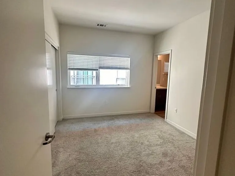 777 Broadway — Photo 13