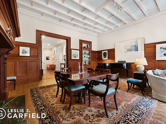 3rd image of 42 W 70th St