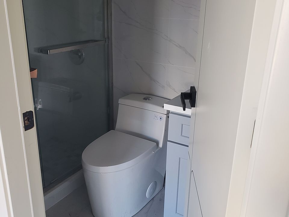 1st image of 13944 58th Ave Floor 1