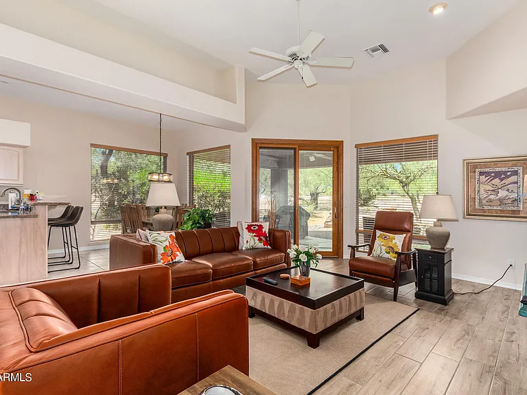 27422 N Montana Dr — Photo 4
