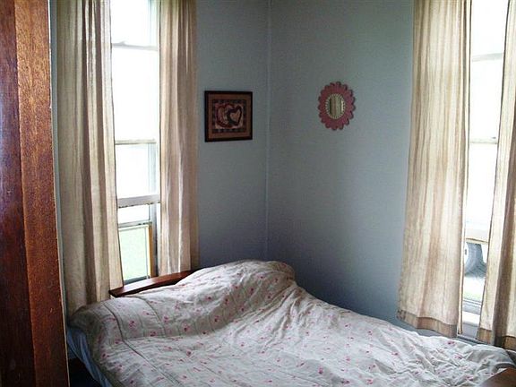 4th image of 414 E Marion St