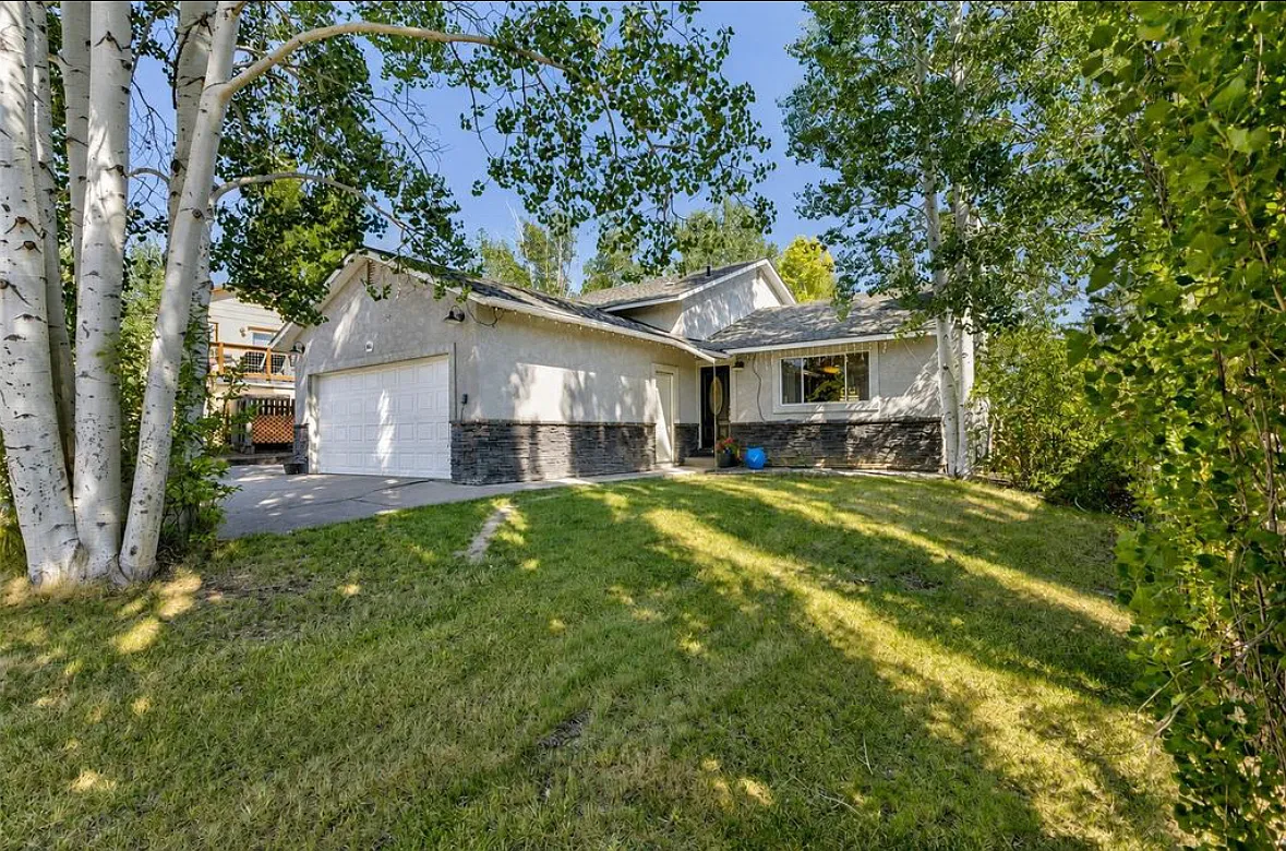 4 bed, 1588 sqft, $3,400 — Photo 1