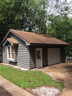 2nd image of 7321 Parkwood Dr