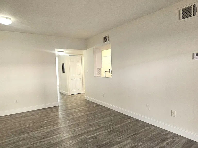 521 Villa Del Sol Cir #102 — Photo 3
