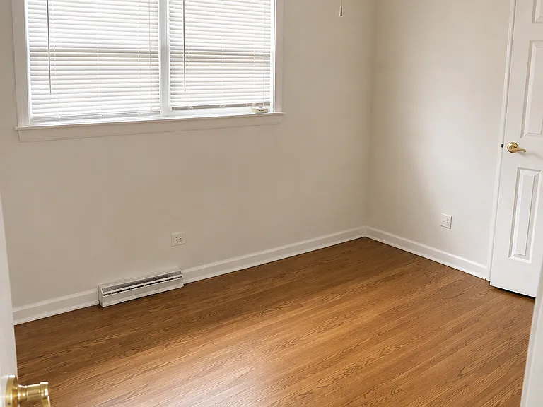 9123 S Crandon Ave — Photo 5