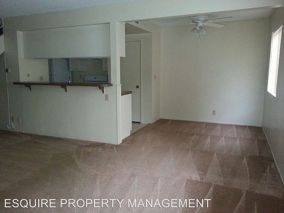 2nd image of 1208 Acadia Pl