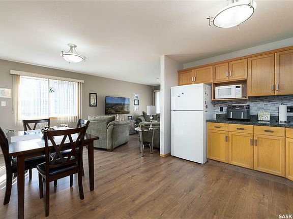 5th image of 28 Kleisinger Cres #203