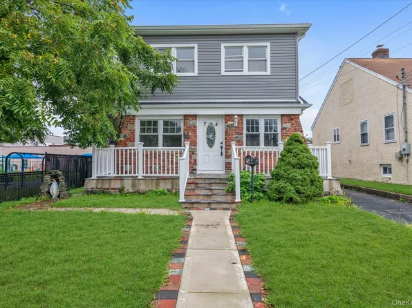 74 Davis st, East Rockaway, NY 11518