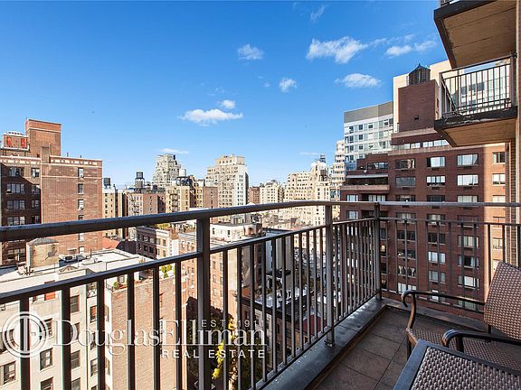 5th image of 201 W 70th St APT 17B