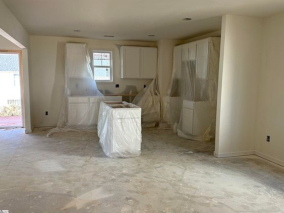 2nd image of 5031 Sunnycreek Dr