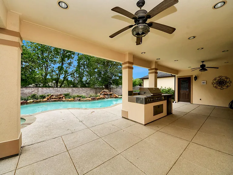 14207 Jade Cove Dr — Photo 40