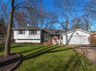 200 Meadow Cir, Berea, OH