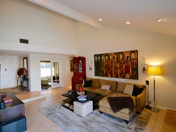 5th image of 2929 Fall River Cir