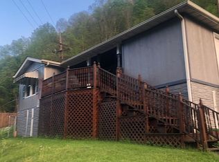 5507 Old Lesters Fork Rd, Grundy, VA 24614