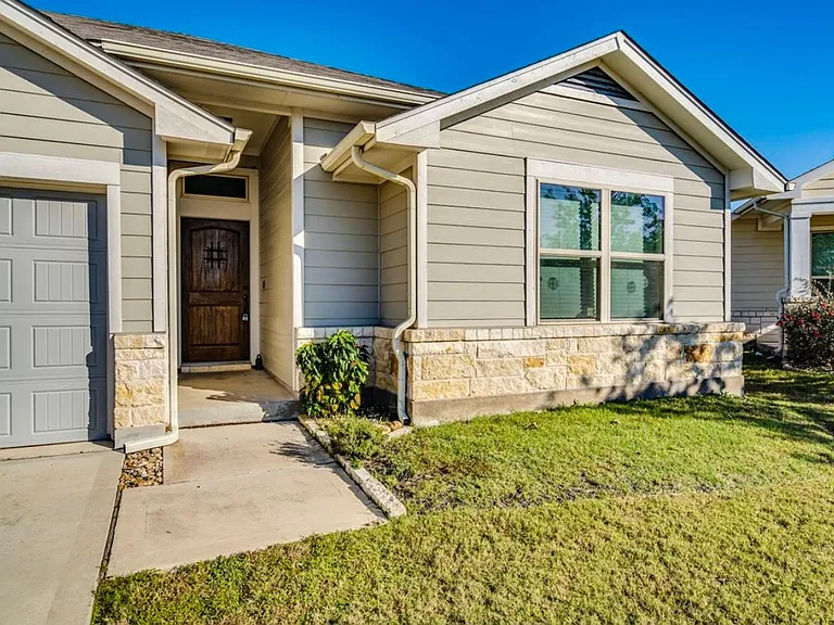 271 Bridgestone Way — Photo 3