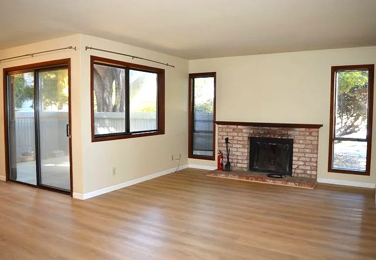 56 Cypress Pl — Photo 1
