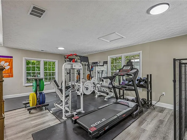 3898 Skidmore Dr — Photo 22