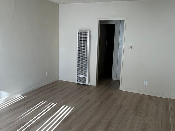 5th image of 7651 Vineland Ave #211