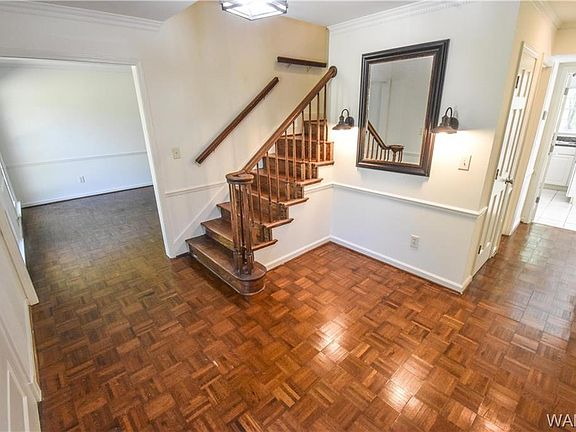 3rd image of 5005 Pinewood Ln