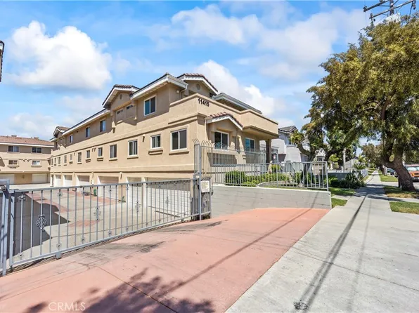 11415 216th St #24, Lakewood, CA 90715