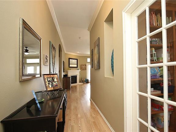 4th image of 5732 Table Rock Dr