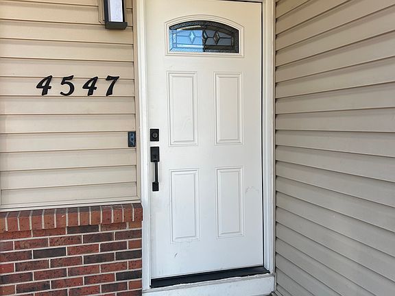 2nd image of 4547 Lancaster Dr