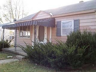 1st image of 321 Wyandotte St