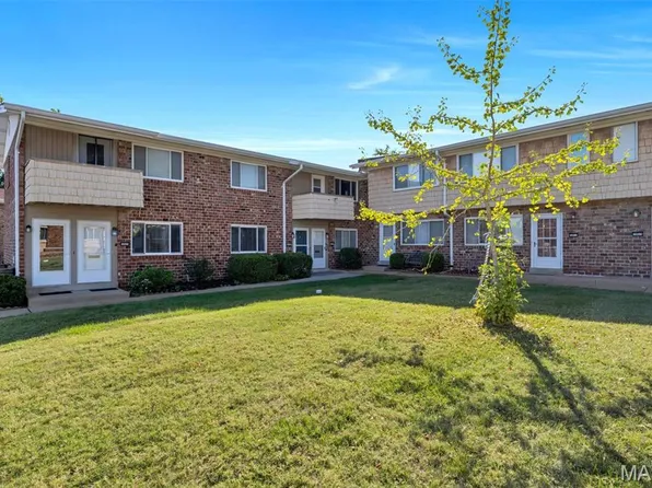 10525 Carroll Wood Way, Saint Louis, MO 63128